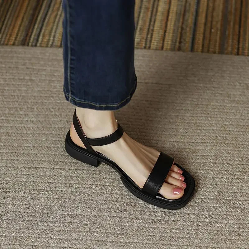 Brigitte™ | Elegante lage hak sandalen