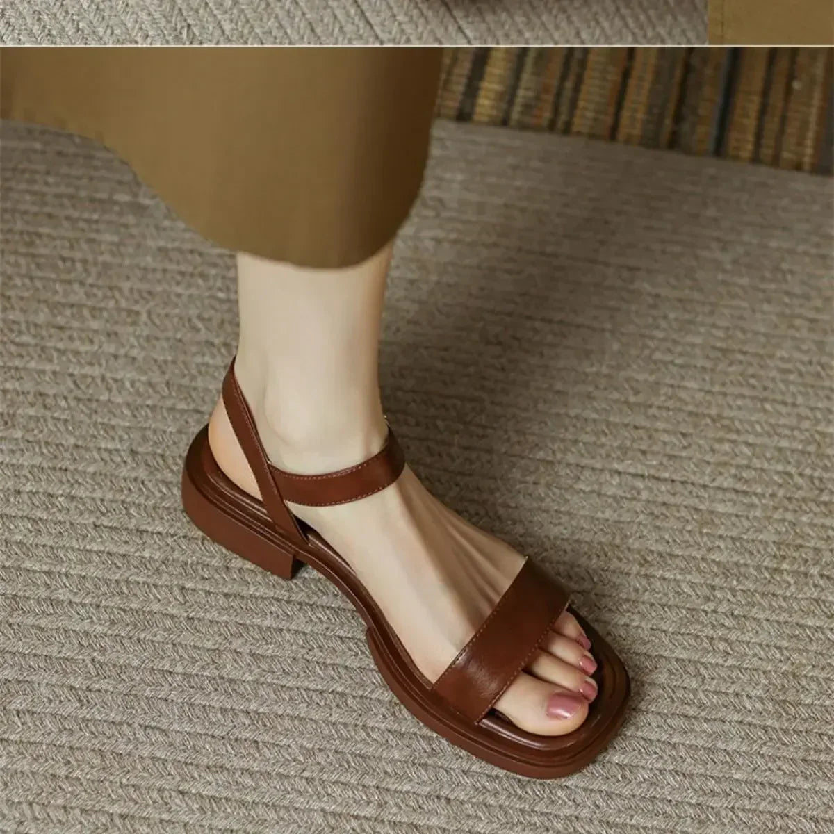Brigitte™ | Elegante lage hak sandalen