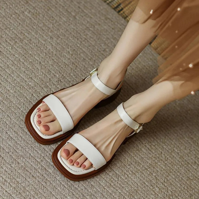 Brigitte™ | Elegante lage hak sandalen